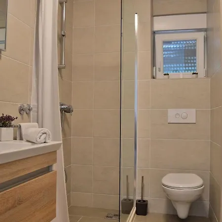 Apartment Pleasant In Drvenik With Balcony