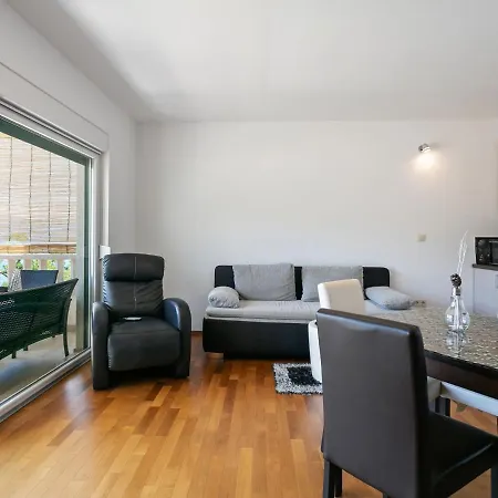 Apartment Pleasant In Drvenik With Balcony *