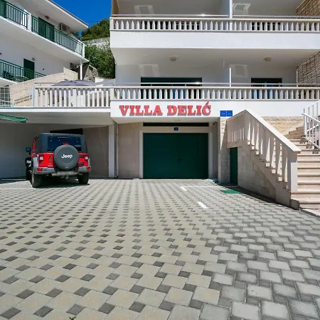 Pleasant In Drvenik With Balcony Apartment